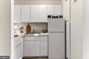 801 N Pitt St, Alexandria, VA 22314 - Photo 7