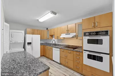 307 Yoakum Parkway #920, Alexandria, VA 22304 - Photo 15