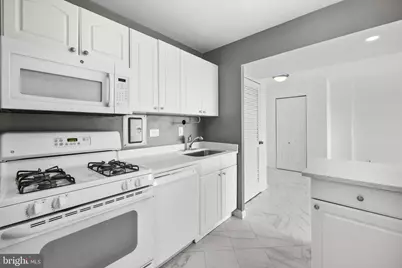 5340 Holmes Run Parkway #1102, Alexandria, VA 22304 - Photo 7