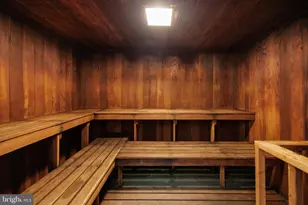 5340 Holmes Run Pkwy, Alexandria, VA 22304 - Photo 19