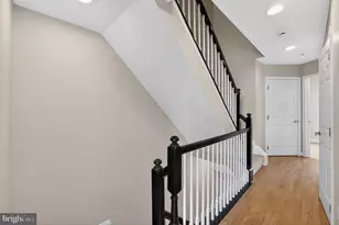 1220 Roundhouse Ln, Alexandria, VA 22314 - Photo 39