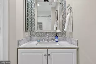 1220 Roundhouse Ln, Alexandria, VA 22314 - Photo 45