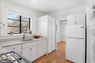 3115 Martha Custis Dr, Alexandria, VA 22302 - Photo 9