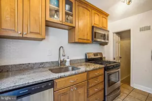 705 Avon Pl, Alexandria, VA 22314 - Photo 7