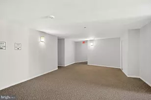 3313 Wyndham Cir, Alexandria, VA 22302 - Photo 5