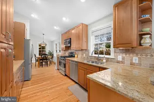 106 E Maple St, Alexandria, VA 22301 - Photo 9