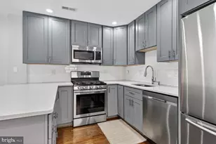 124 Baggett Pl, Alexandria, VA 22314 - Photo 11