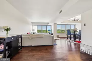 5340 Holmes Run Pkwy, Alexandria, VA 22304 - Photo 17