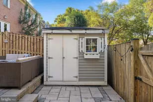 502 S Henry St, Alexandria, VA 22314 - Photo 35