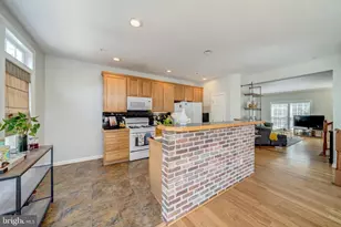 921 Harrison Cir, Alexandria, VA 22304 - Photo 11