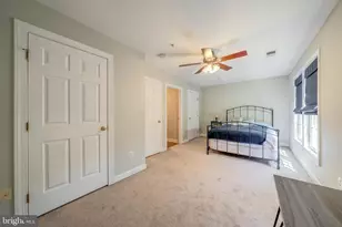 921 Harrison Cir, Alexandria, VA 22304 - Photo 23