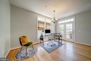 921 Harrison Cir, Alexandria, VA 22304 - Photo 7