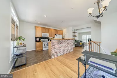 921 Harrison Circle, Alexandria, VA 22304 - Photo 9