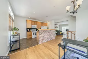 921 Harrison Cir, Alexandria, VA 22304 - Photo 9