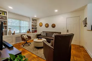 1608 W Abingdon Dr, Alexandria, VA 22314 - Photo 5