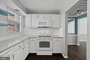 601 Bashford Ln, Alexandria, VA 22314 - Photo 9