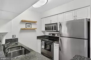 3313 Wyndham Cir, Alexandria, VA 22302 - Photo 3