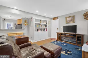 1407 E Abingdon Dr, Alexandria, VA 22314 - Photo 7