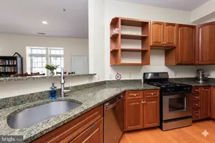 309 Holland Ln, Alexandria, VA 22314 - Photo 3