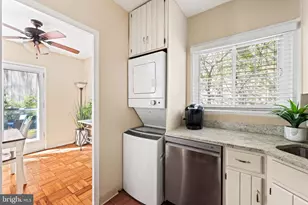 1439 Martha Custis Dr, Alexandria, VA 22302 - Photo 19