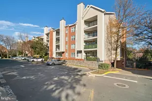3315 Wyndham Cir, Alexandria, VA 22302 - Photo 17
