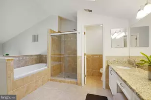 4655 Lambert Dr, Alexandria, VA 22311 - Photo 29