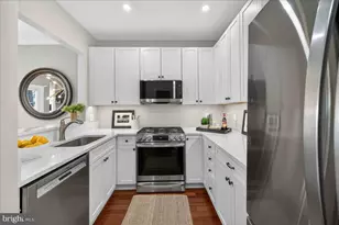 4667 Longstreet Ln, Alexandria, VA 22311 - Photo 11