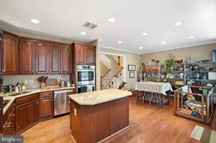 715 Hawkins Way, Alexandria, VA 22314 - Photo 11