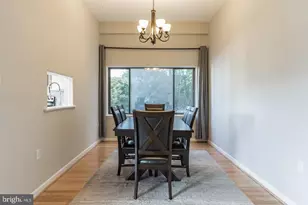 130 Roberts Ln, Alexandria, VA 22314 - Photo 3