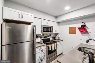 3308 Wyndham Cir, Alexandria, VA 22302 - Photo 11
