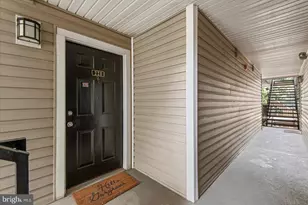 3308 Wyndham Cir, Alexandria, VA 22302 - Photo 3
