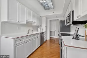 2151 Jamieson Ave, Alexandria, VA 22314 - Photo 7