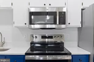 3306 Wyndham Cir, Alexandria, VA 22302 - Photo 3