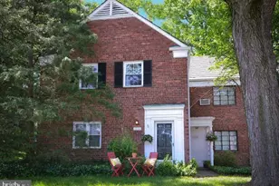 1024 Valley Dr, Alexandria, VA 22302 - Photo 1