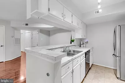 3313 Wyndham Circle #1203, Alexandria, VA 22302 - Photo 9