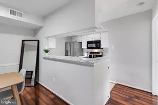 3313 Wyndham Cir, Alexandria, VA 22302 - Photo 7