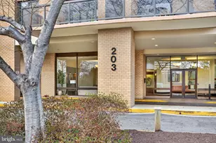 203 Yoakum Pkwy, Alexandria, VA 22304 - Photo 3