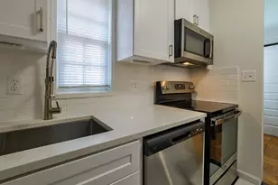 1608 W Abingdon Dr, Alexandria, VA 22314 - Photo 21