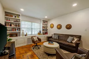 1608 W Abingdon Dr, Alexandria, VA 22314 - Photo 9