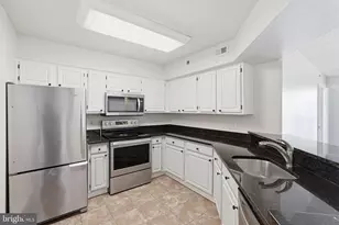 1200 Braddock Pl, Alexandria, VA 22314 - Photo 3