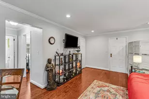 1718 W Abingdon Dr, Alexandria, VA 22314 - Photo 7