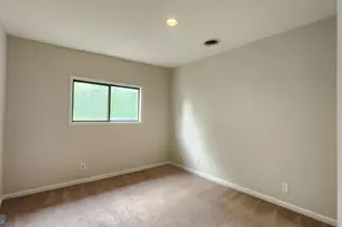 202 Skyhill Rd, Alexandria, VA 22314 - Photo 13