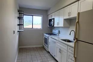 202 Skyhill Rd, Alexandria, VA 22314 - Photo 5