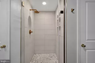 127 E Walnut St, Alexandria, VA 22301 - Photo 29