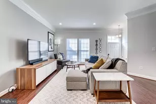 947 Harrison Cir, Alexandria, VA 22304 - Photo 7