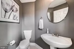 947 Harrison Cir, Alexandria, VA 22304 - Photo 13