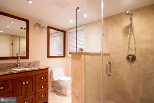 [Address not provided], Alexandria, VA 22314 - Photo 9