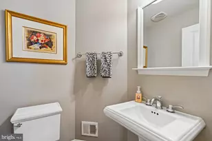 703 Rose Square, Alexandria, VA 22314 - Photo 23