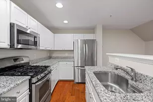 177 Martin Ln, Alexandria, VA 22304 - Photo 9