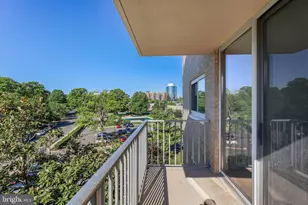 1225 Martha Custis Dr, Alexandria, VA 22302 - Photo 9